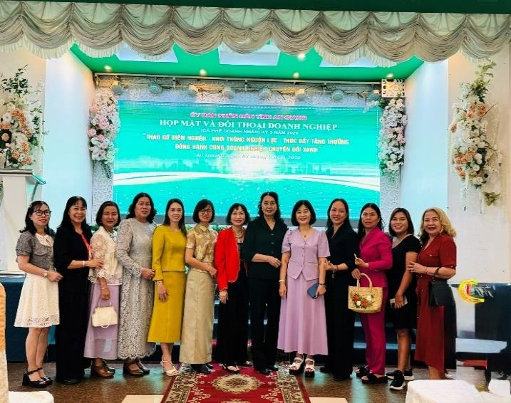 hop mat doi thoai ca phe doanh nhan ky iii 2026 2