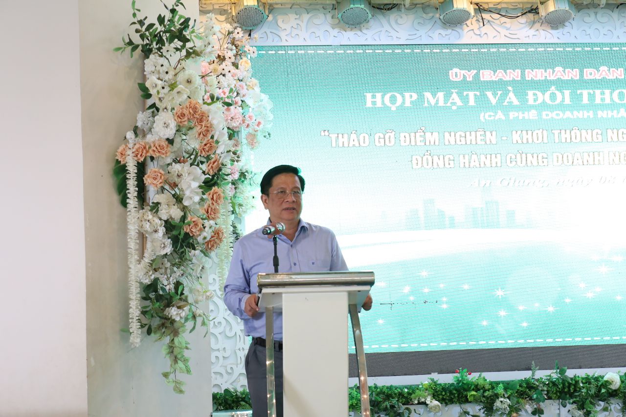 hop mat doi thoai ca phe doanh nhan ky iii 2026 3