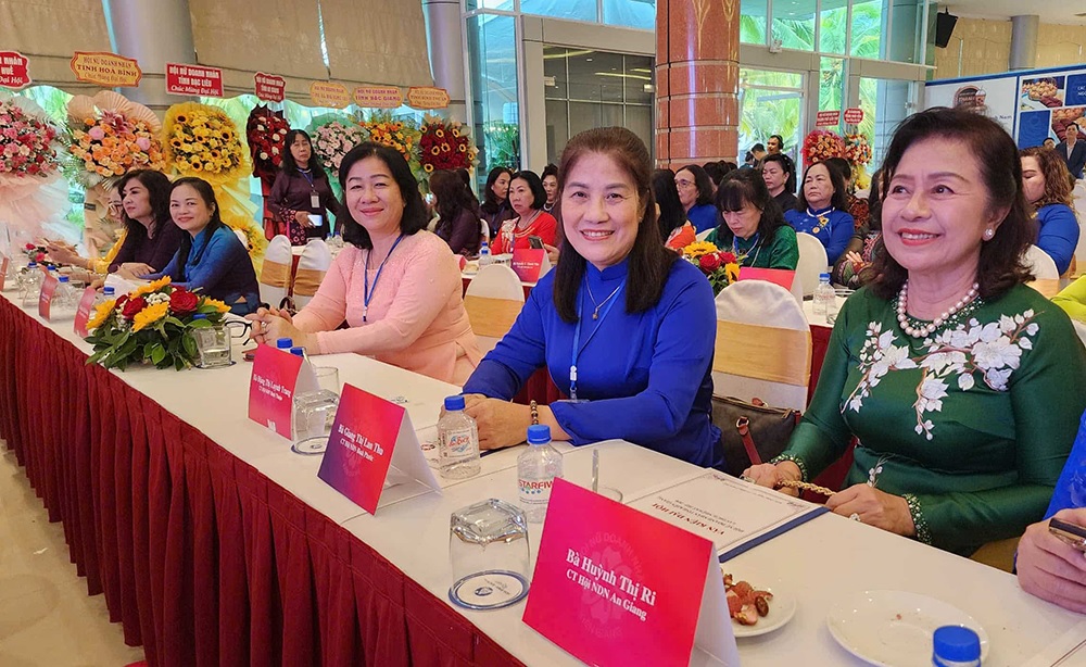 hoi nu doanh nhan an giang tham du dai hoi hoi nu doanh nhan tinh kien giang 1