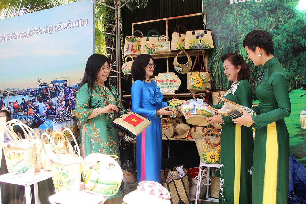 hoi nu doanh nhan an giang tham du dai hoi hoi nu doanh nhan tinh kien giang 5