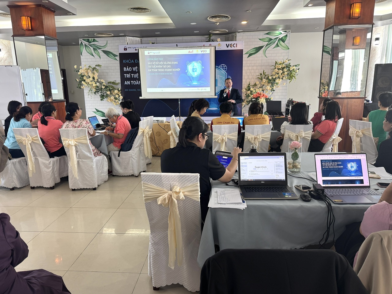 khoa dao tao bao ve du lieu va ung dung tri tue nhan tao an toan trong doanh nghiep 22