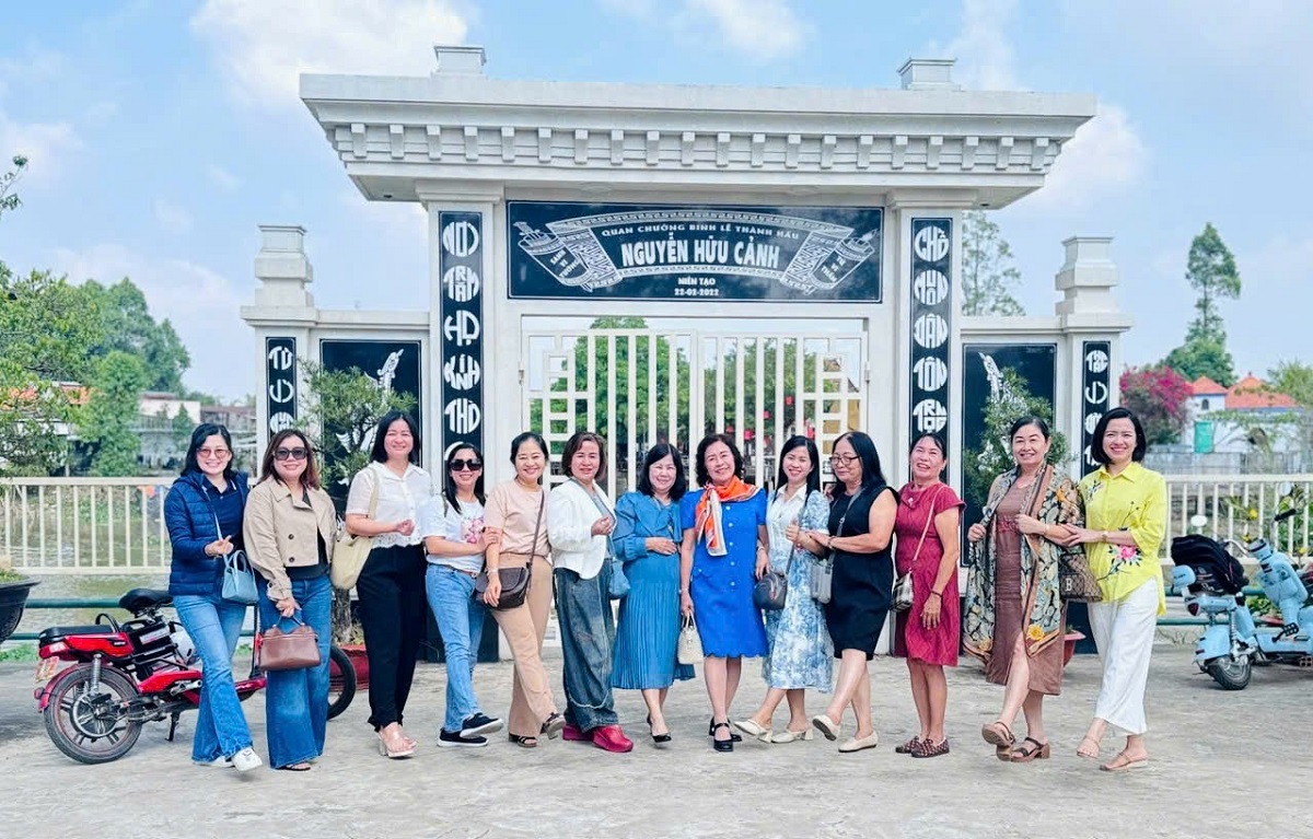 am ap buoi gap go dau xuan cua cac chi hoi nu doanh nhan long xuyen chau doc va cho moi 4