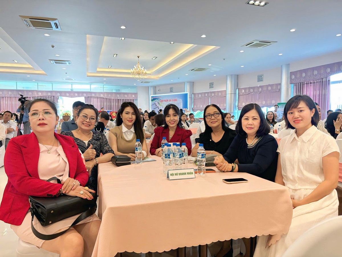 mo hinh ca phe doanh nhan doi thoai ket noi doanh nghiep dau nam 5