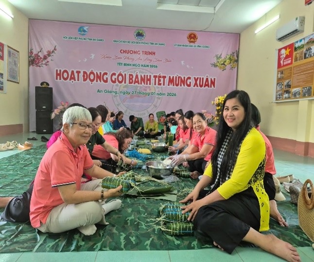 nu doanh nhan an giang ngan phan qua am ap tet binh ngo 2026 3