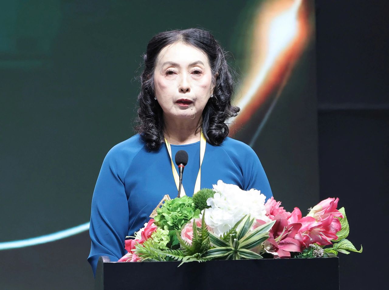 Bà Hồ Kim Liên - Phó Chủ tịch, Trưởng Ban Xúc tiến thương mại Hiệp hội Nữ doanh nhân Việt Nam phát biểu khai mạc.