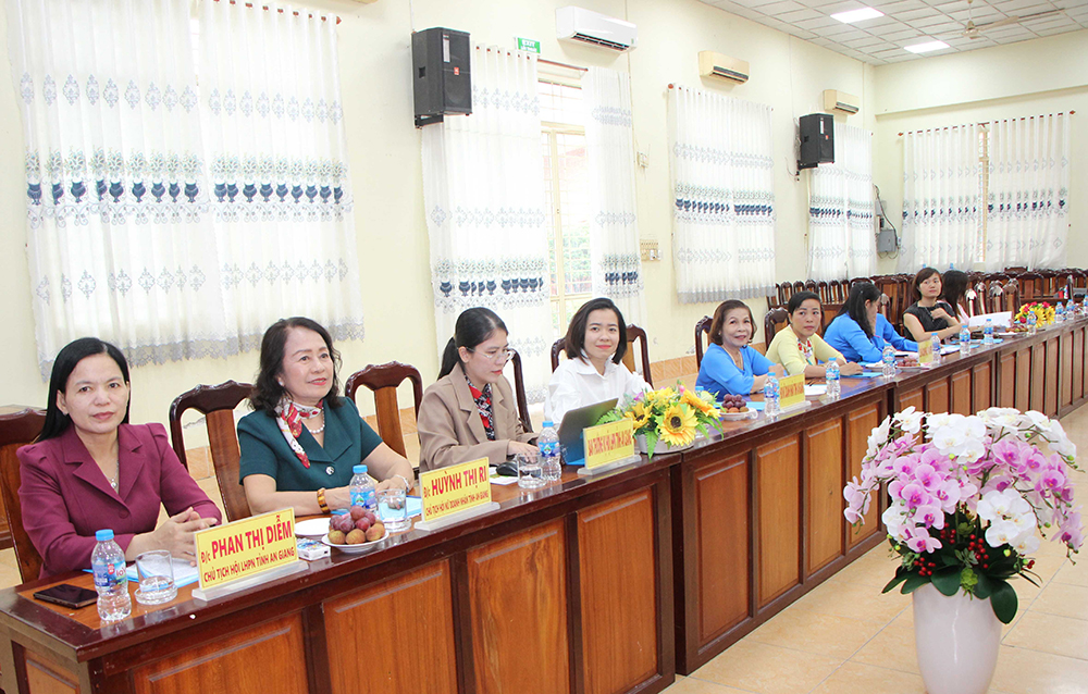 clbnu doanh nhan thoai son 2