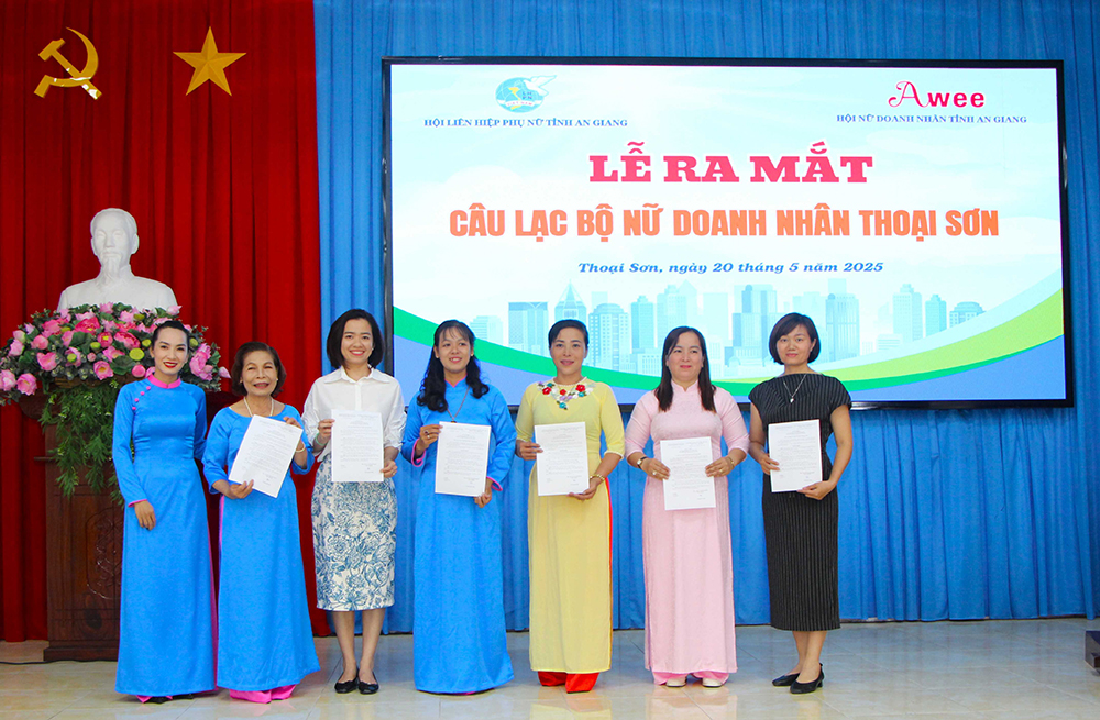 clbnu doanh nhan thoai son 4
