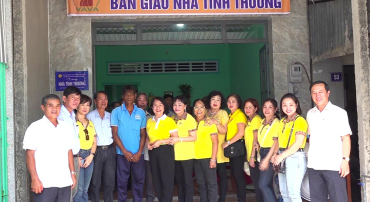 Hội Nữ doanh nhân An Giang tài trợ 50 triệu đồng cất nhà Tình thương cho gia đình ông Lê Trung Kiên